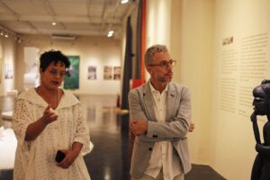 exposição: RAÍZES: COMEÇO, MEIO E COMEÇO