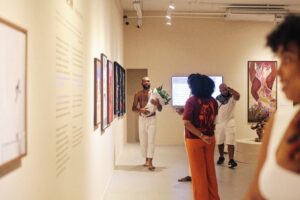 exposição: RAÍZES: COMEÇO, MEIO E COMEÇO