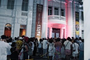 exposição: RAÍZES: COMEÇO, MEIO E COMEÇO