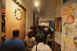 Um Defeito de Cor Img 0516 11kuBpnm 300x200