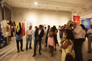 Um Defeito de Cor Img 0528 FJbVnAYt 300x200